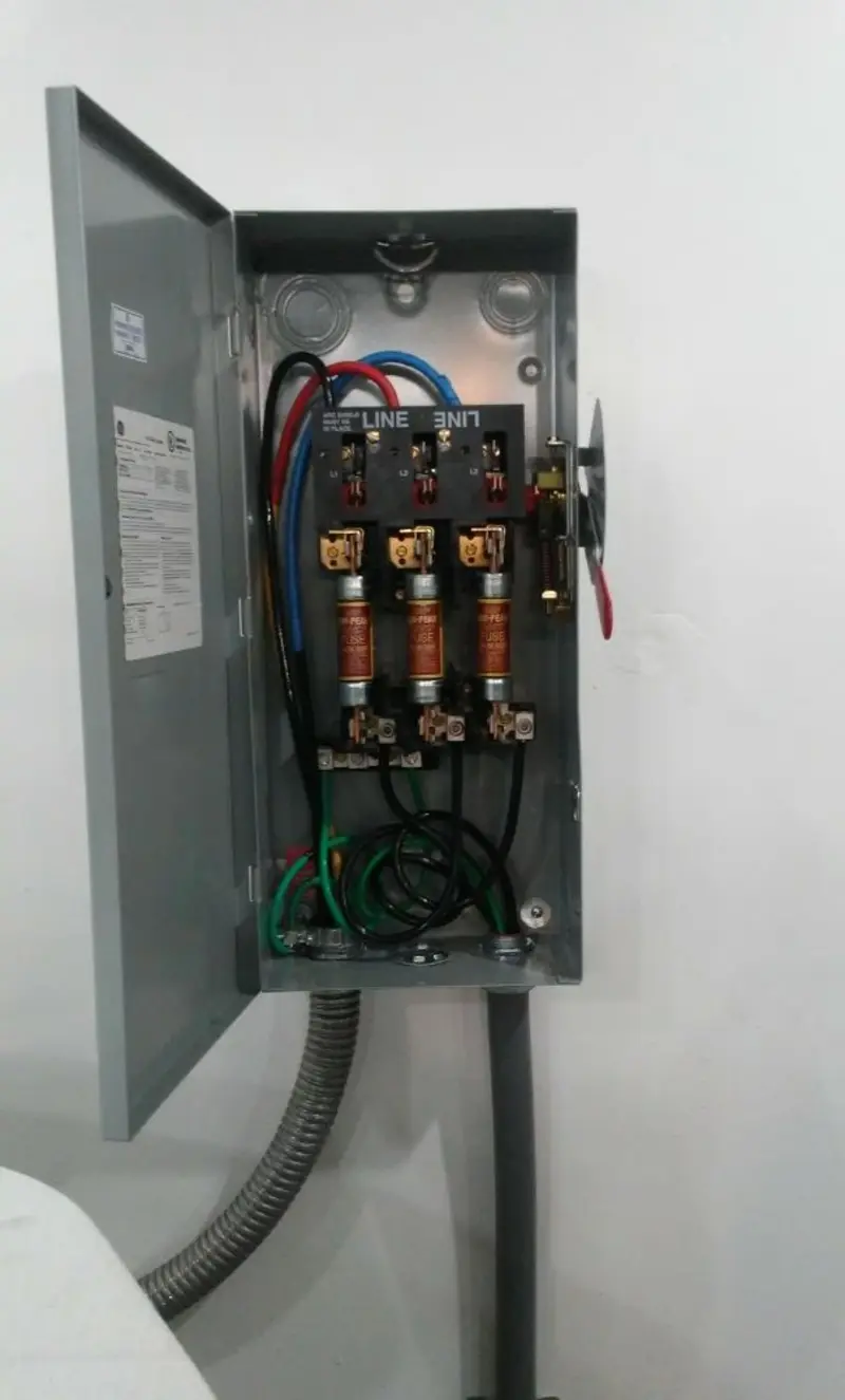 Three-phase disconnect switch installed for Smoke Detector Installation in Mount Penn